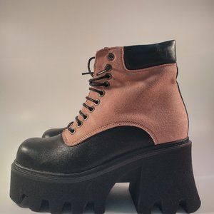 CHUNKY PLATFORM ANKLE BOOTS, LA MODA------PRE-OWNED
